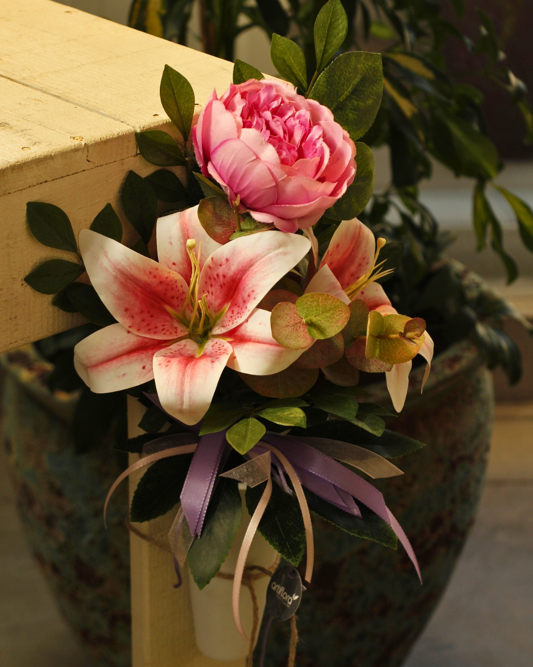 Ens preparem per Tots Sants amb arranjaments florals plens de sentiment
